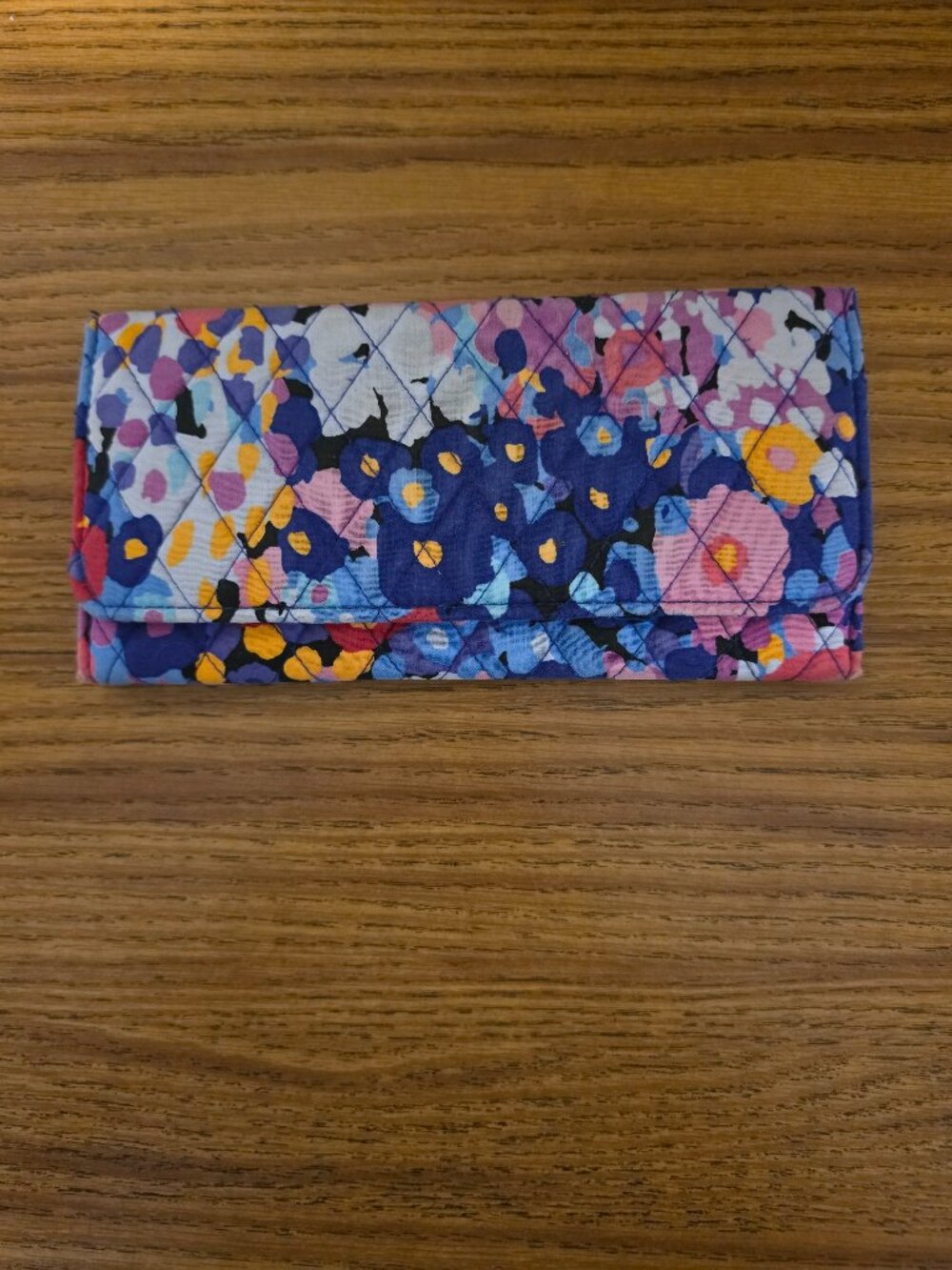 Vera Bradley Shower Vines Floral Quilted Trifold Wallet Magnetic Clutch Organize